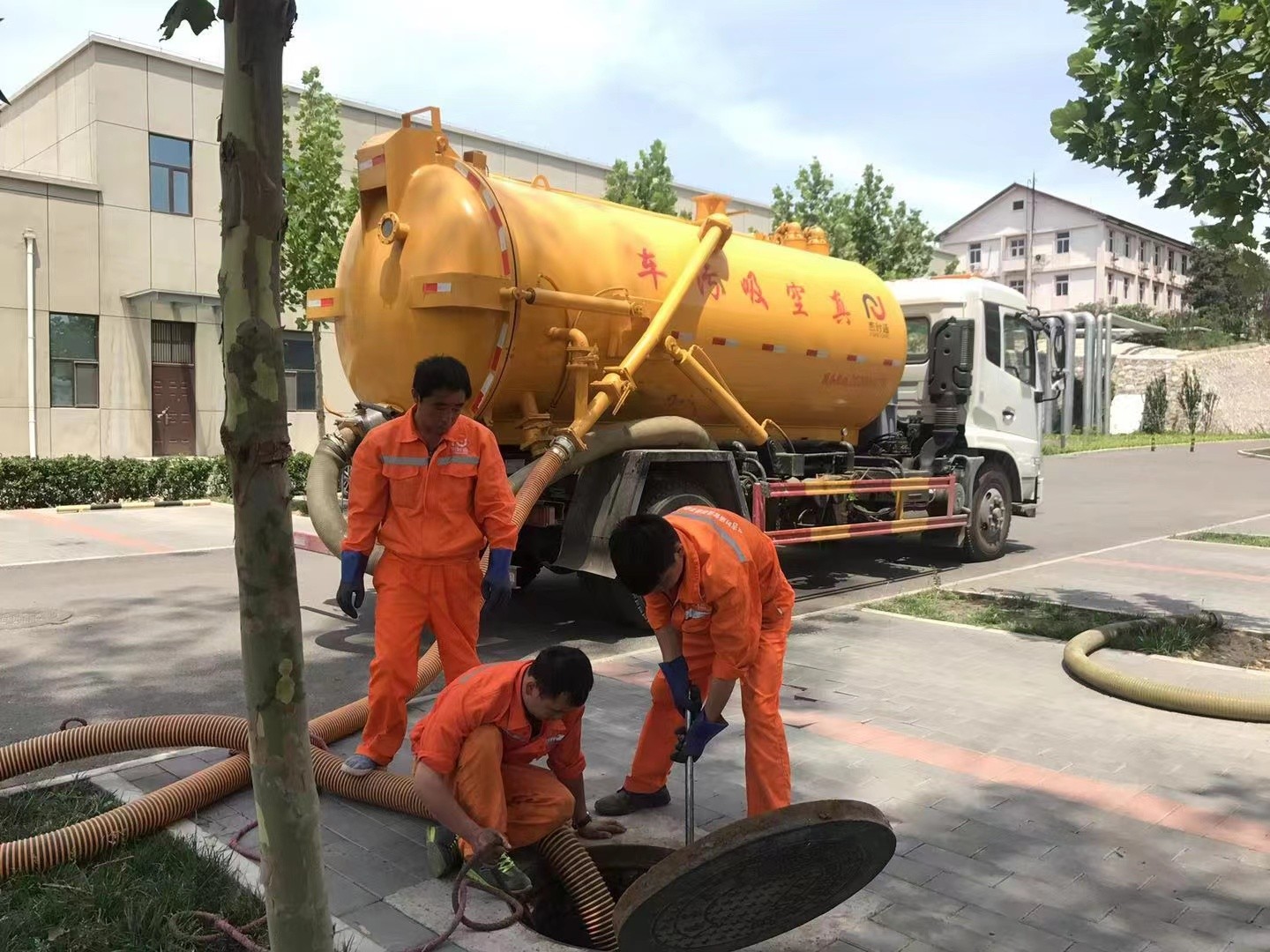 阳高化粪池清理与5-8吨吸粪车施工效率分析